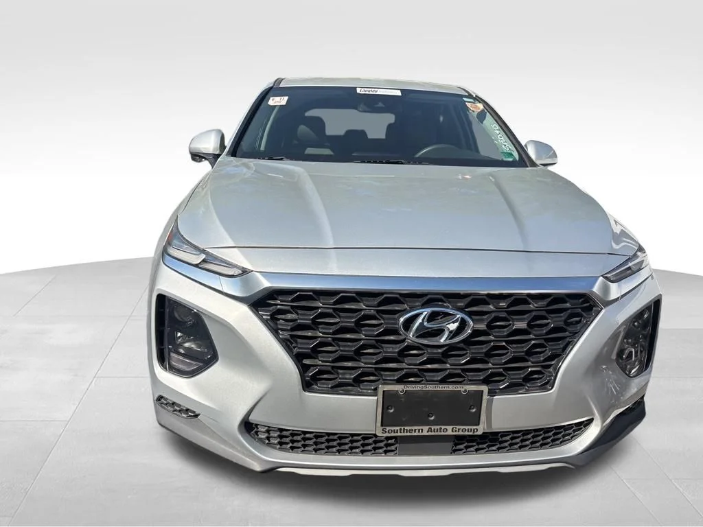 Used 2020 Silver Hyundai SE image 3