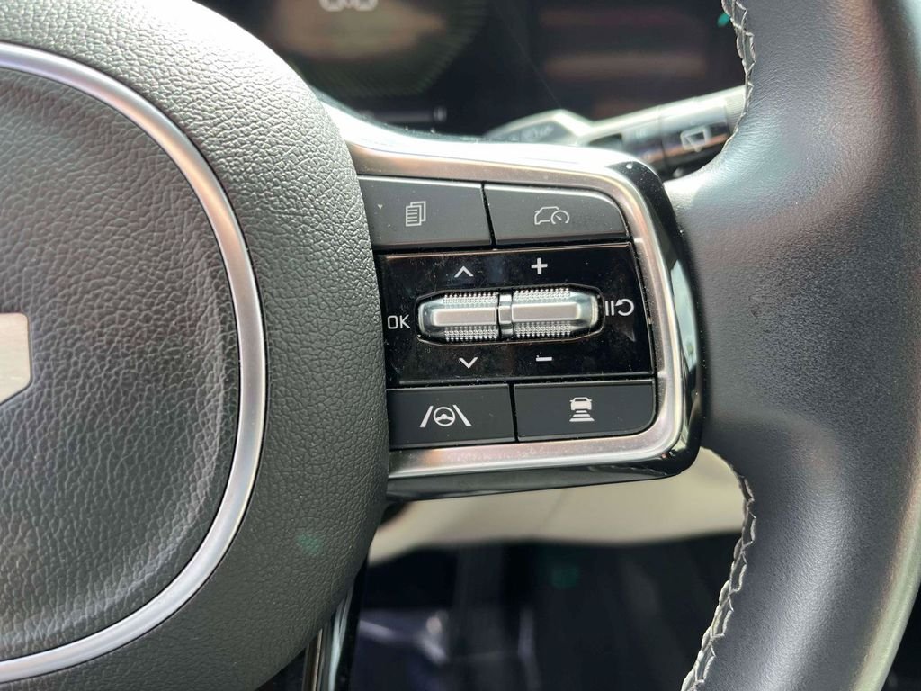 Used 2024 Black Kia S image 18