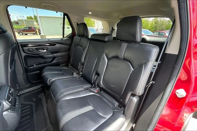 Used 2024 Radiant Red Metallic II Honda EX-L image 19
