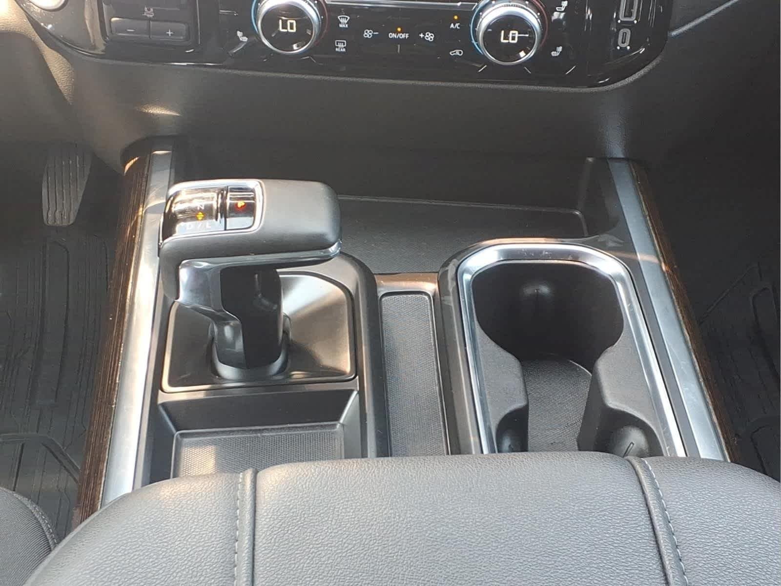 Used 2024 Onyx Black GMC Elevation image 25