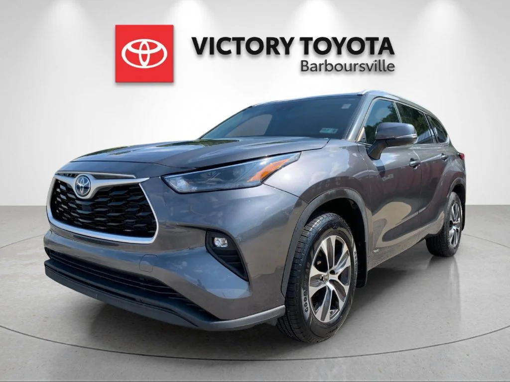 Used 2022 Gray Toyota XLE image 1