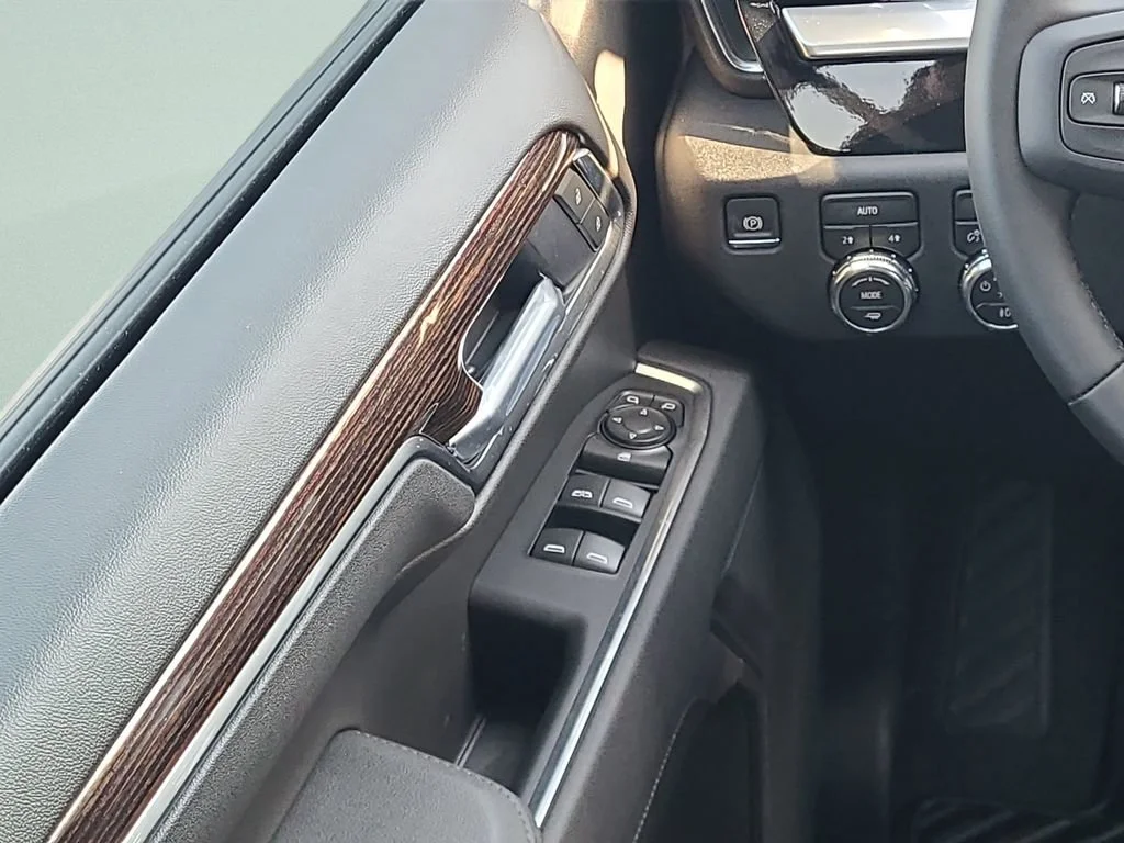 New 2026 Sterling Metallic GMC Elevation image 19