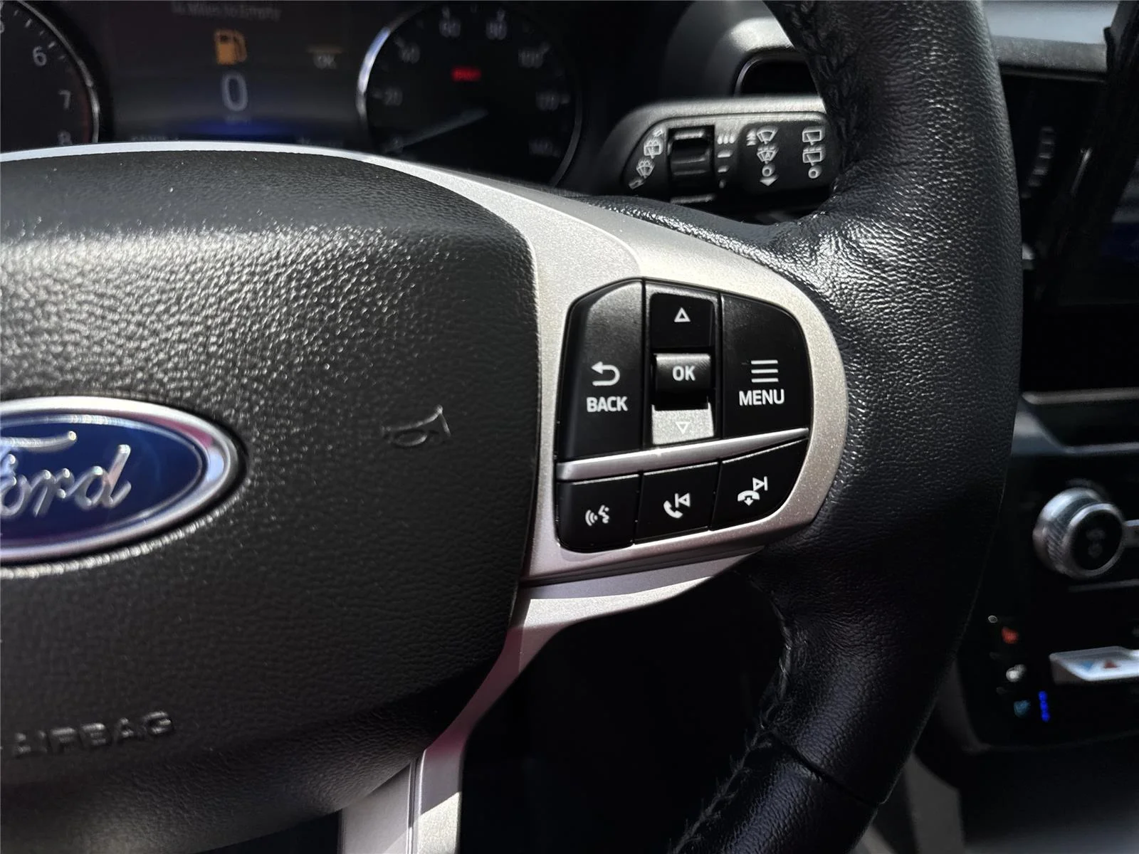 Used 2022 Star White Metallic Tri-Coat Ford Limited image 22