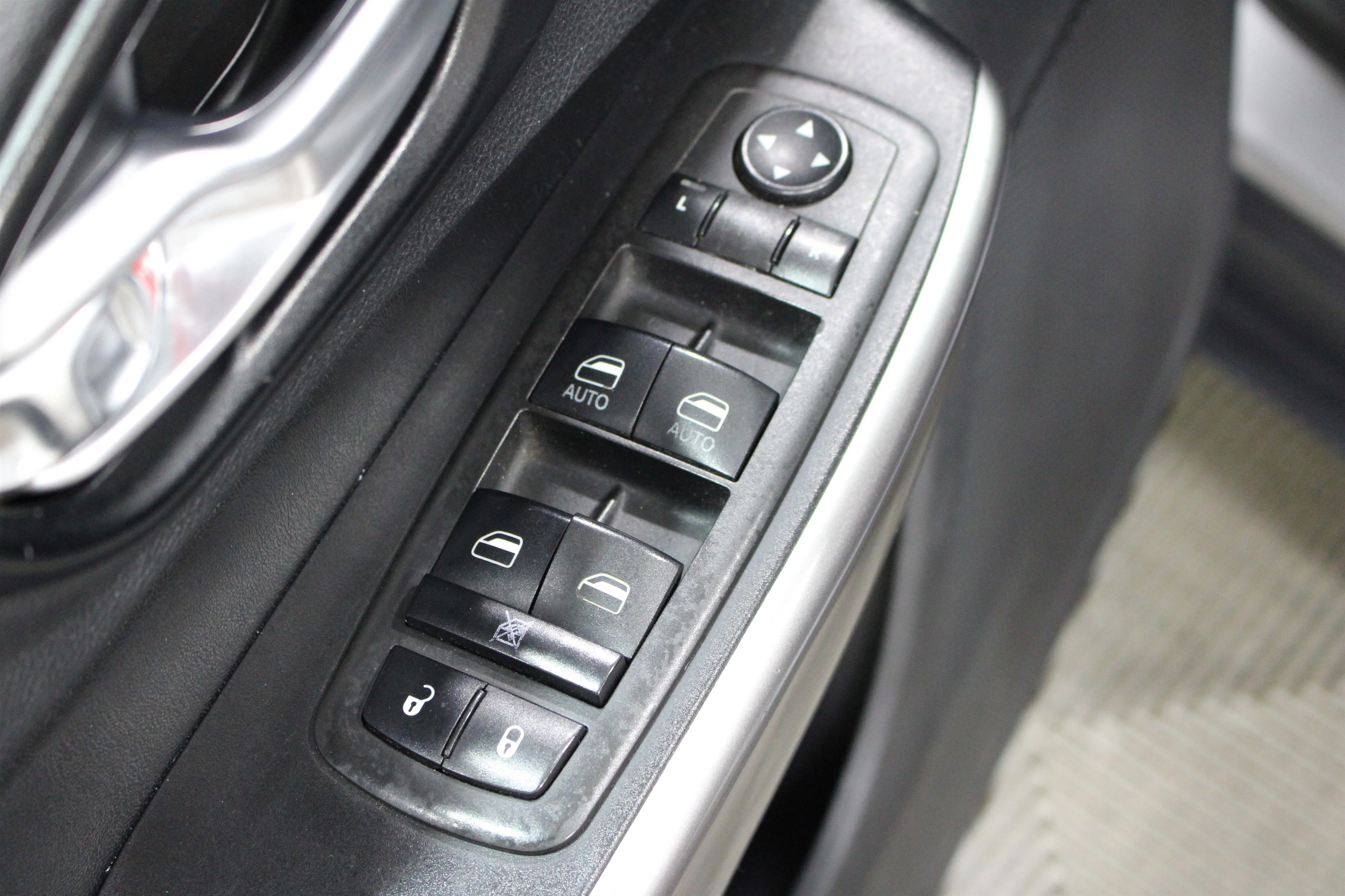 2022 Jeep Cherokee Latitude Lux - Photo 6