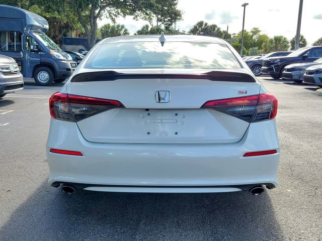 Used 2024  Honda Base image 5