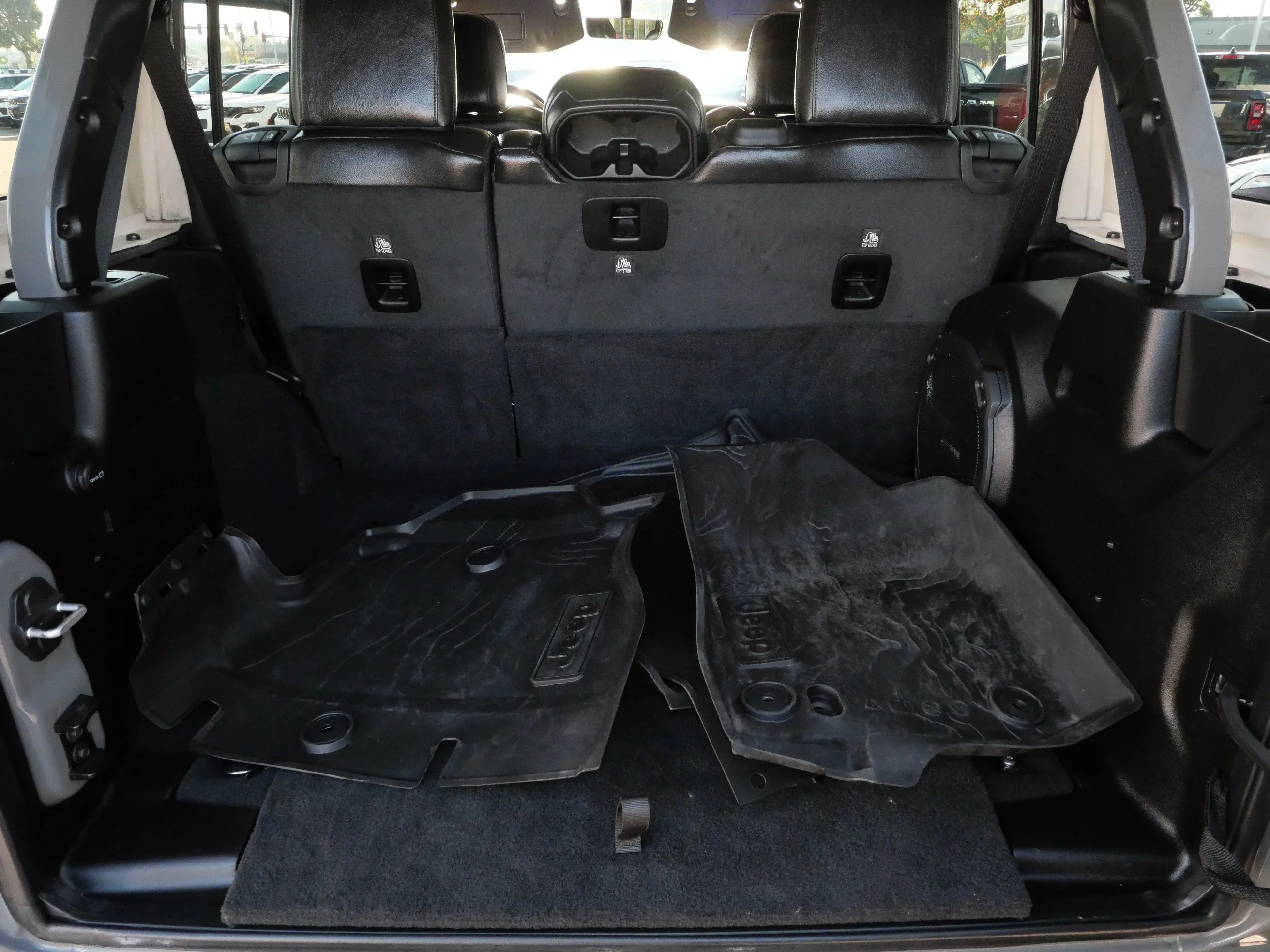 Used 2022 Sting-Gray Clearcoat Jeep Unlimited Rubicon image 18