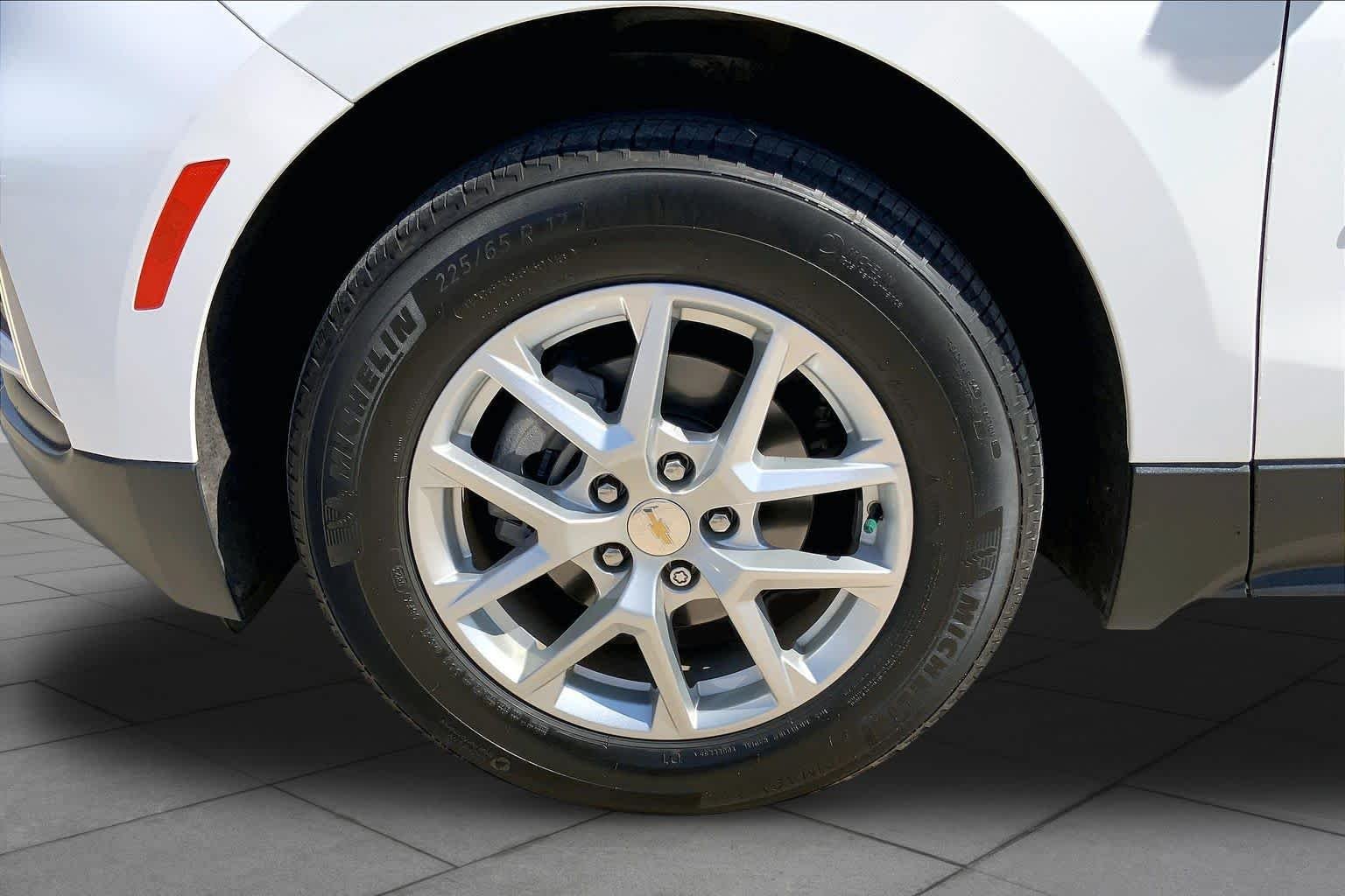 2023 Chevrolet Equinox LT - Photo 11