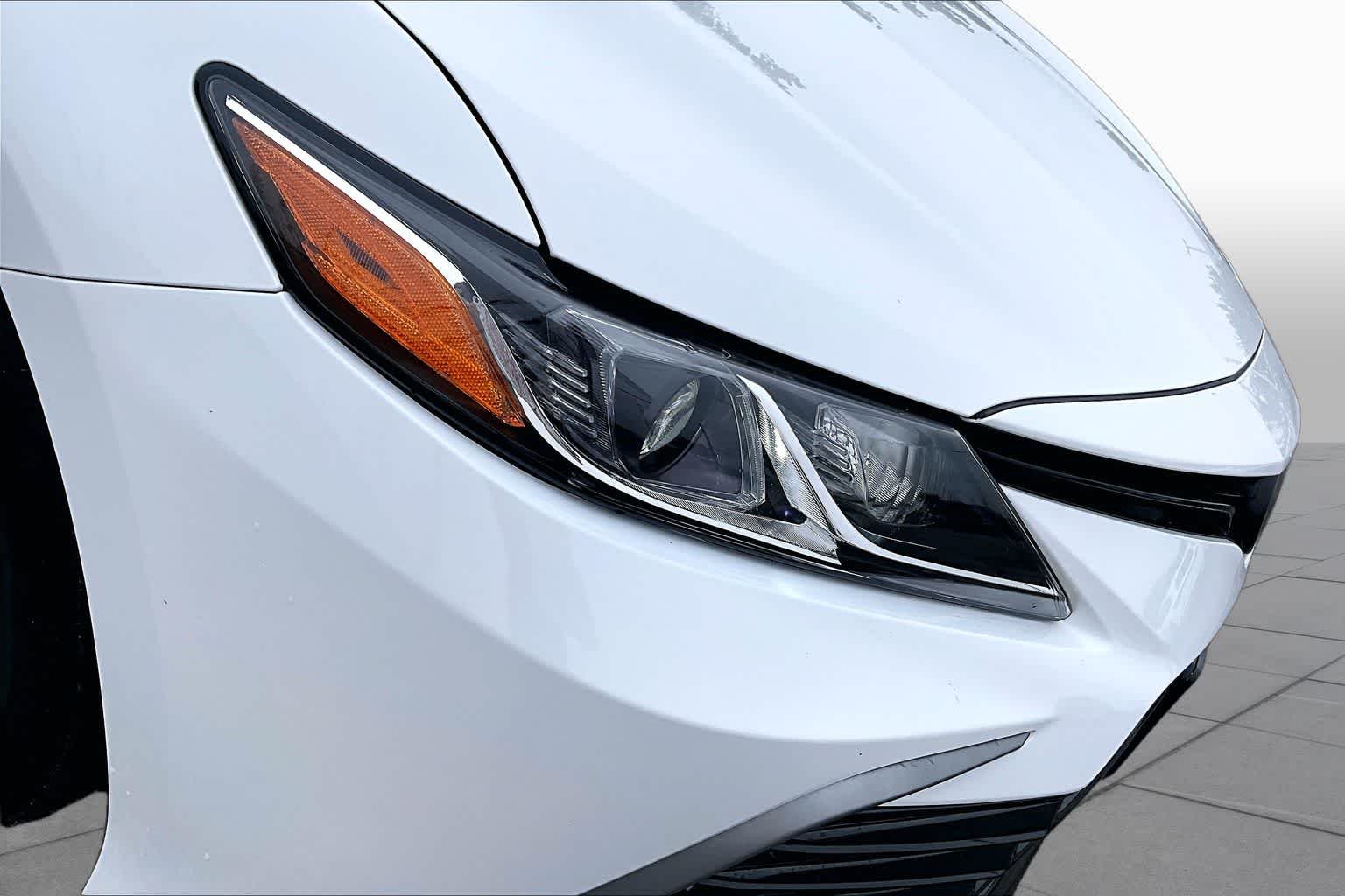 Used 2024 Ice Cap Toyota LE image 43