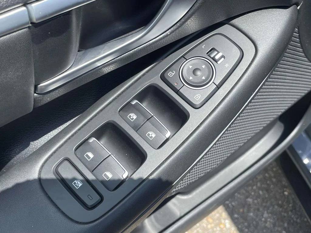 Used 2024 Transmission Blue Hyundai SEL image 15