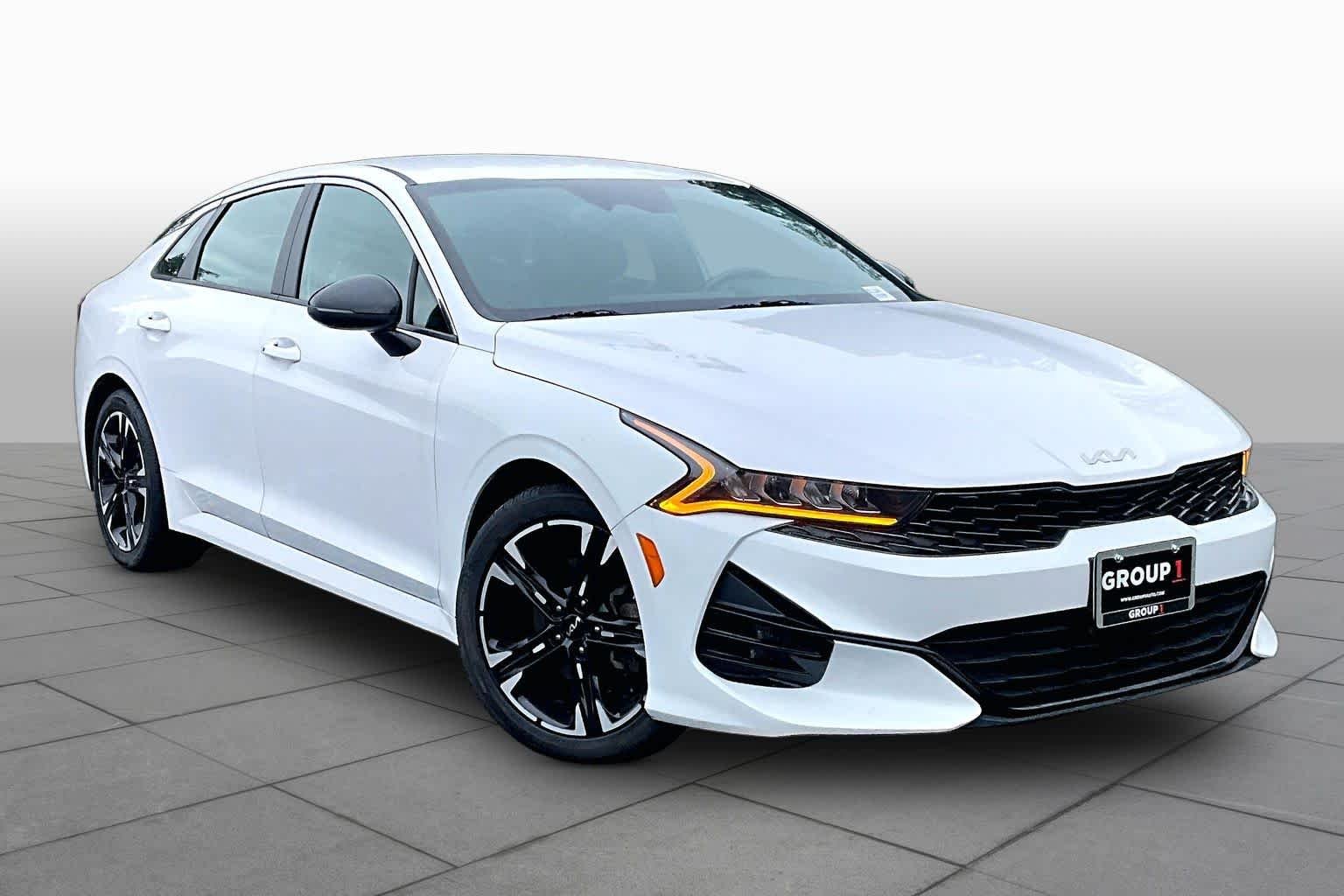 Used 2022 Glacial White Pearl Kia GT-Line image 3