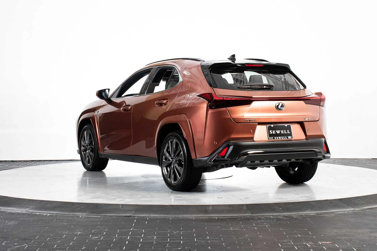 Used 2025 COPPER CREST WITH OBSIDIA Lexus F SPORT Design image 3