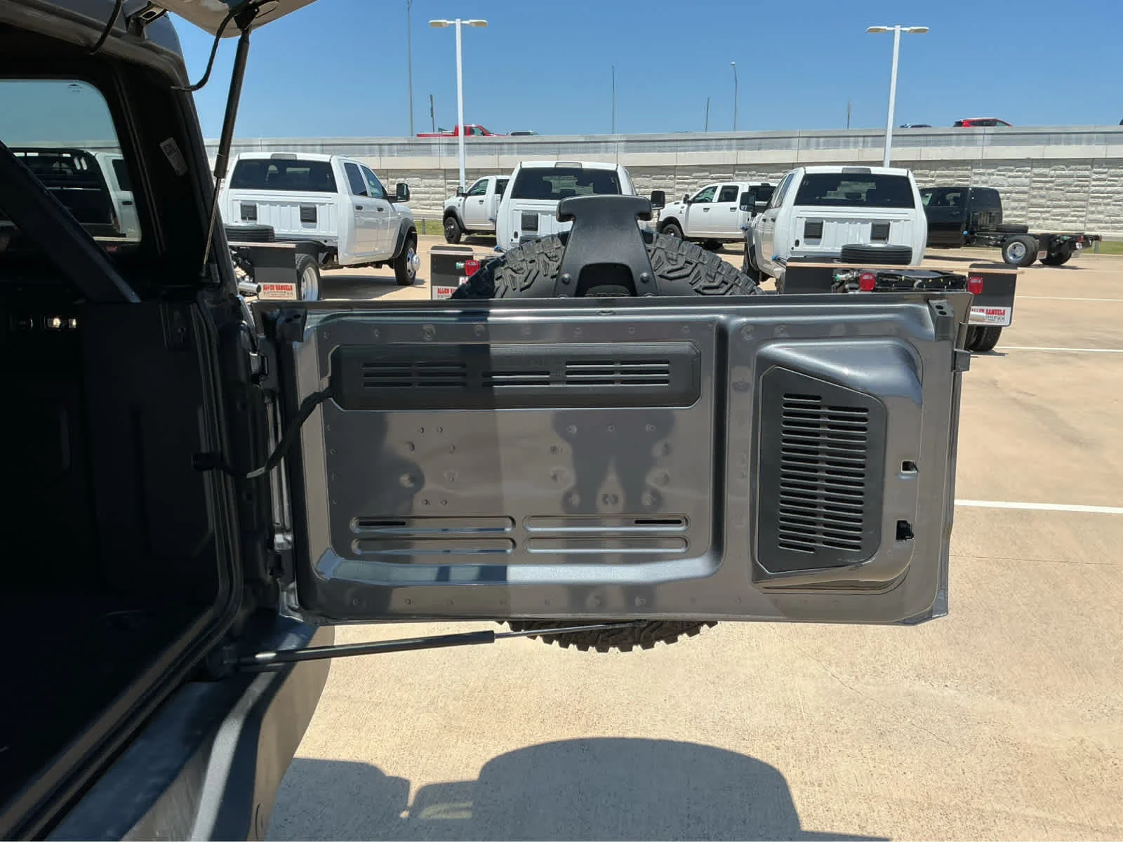 Used 2024 Carbonized Gray Metallic Ford Wildtrak image 18