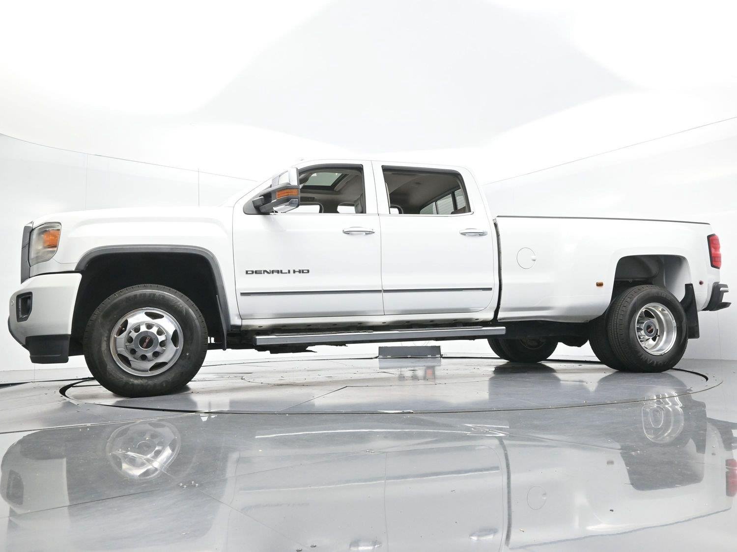 Used 2016 Summit White GMC Denali image 49