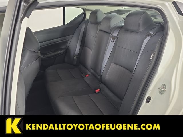Used 2022 White Nissan 2.5 SV image 25