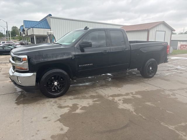 Used 2019 Chevrolet Silverado 1500 LD LT with VIN 2GCVKPEC5K1200844 for sale in Kansas City
