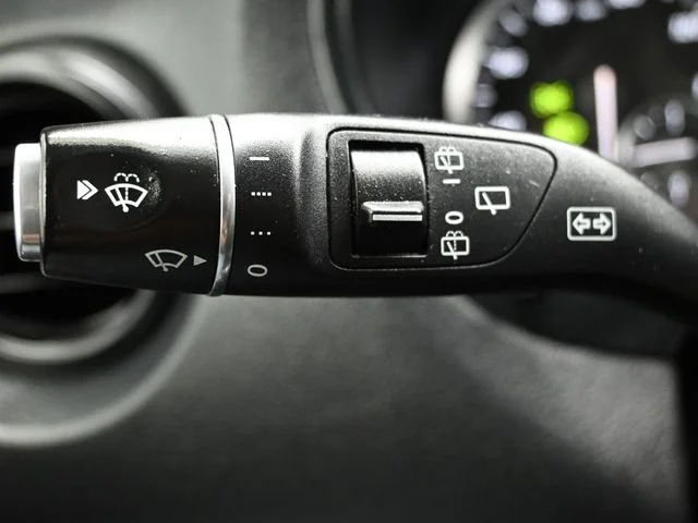 Used 2020 Black Mercedes-Benz Passenger image 22