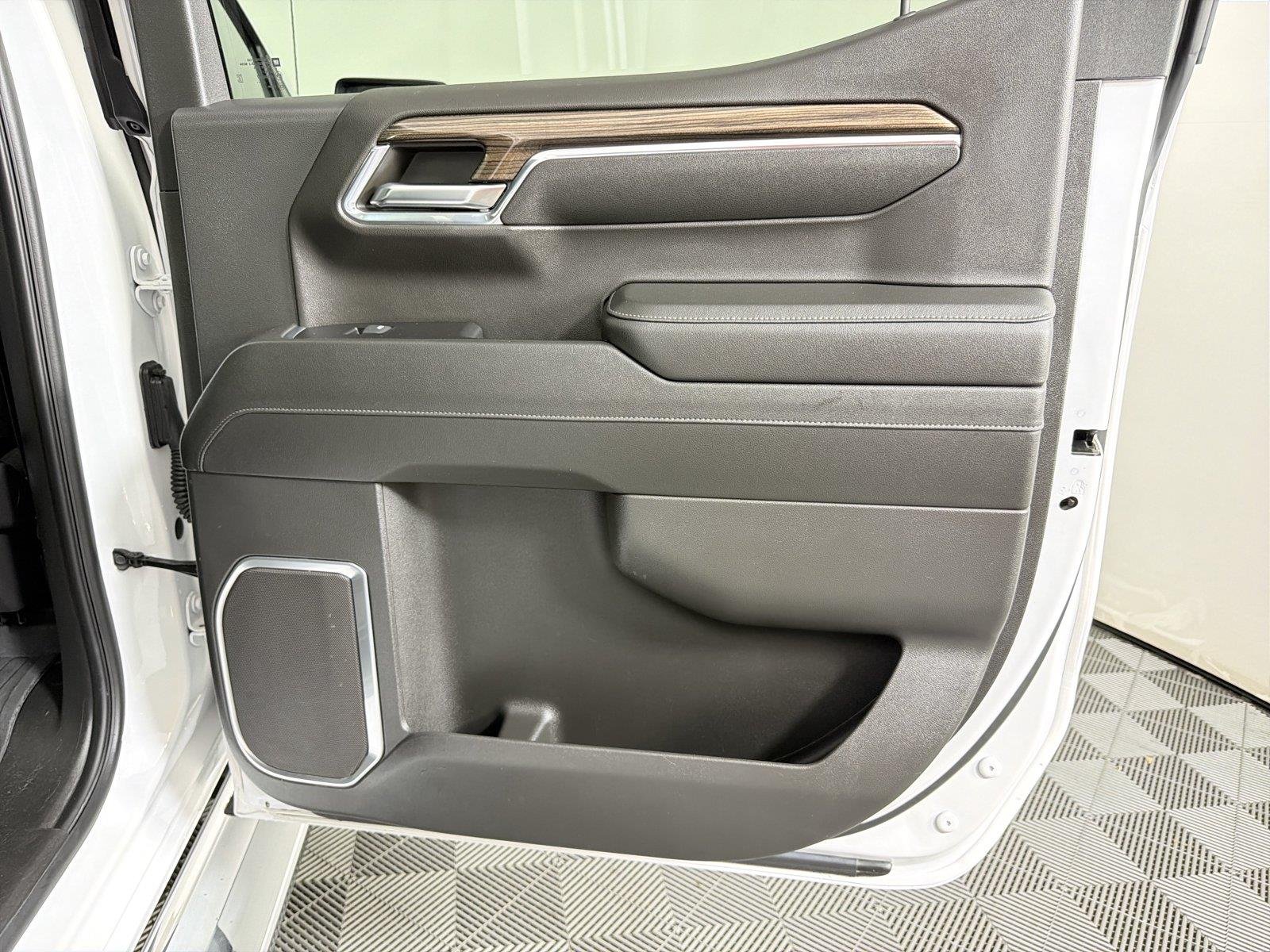 2024 Chevrolet Silverado 1500 RST - Photo 14