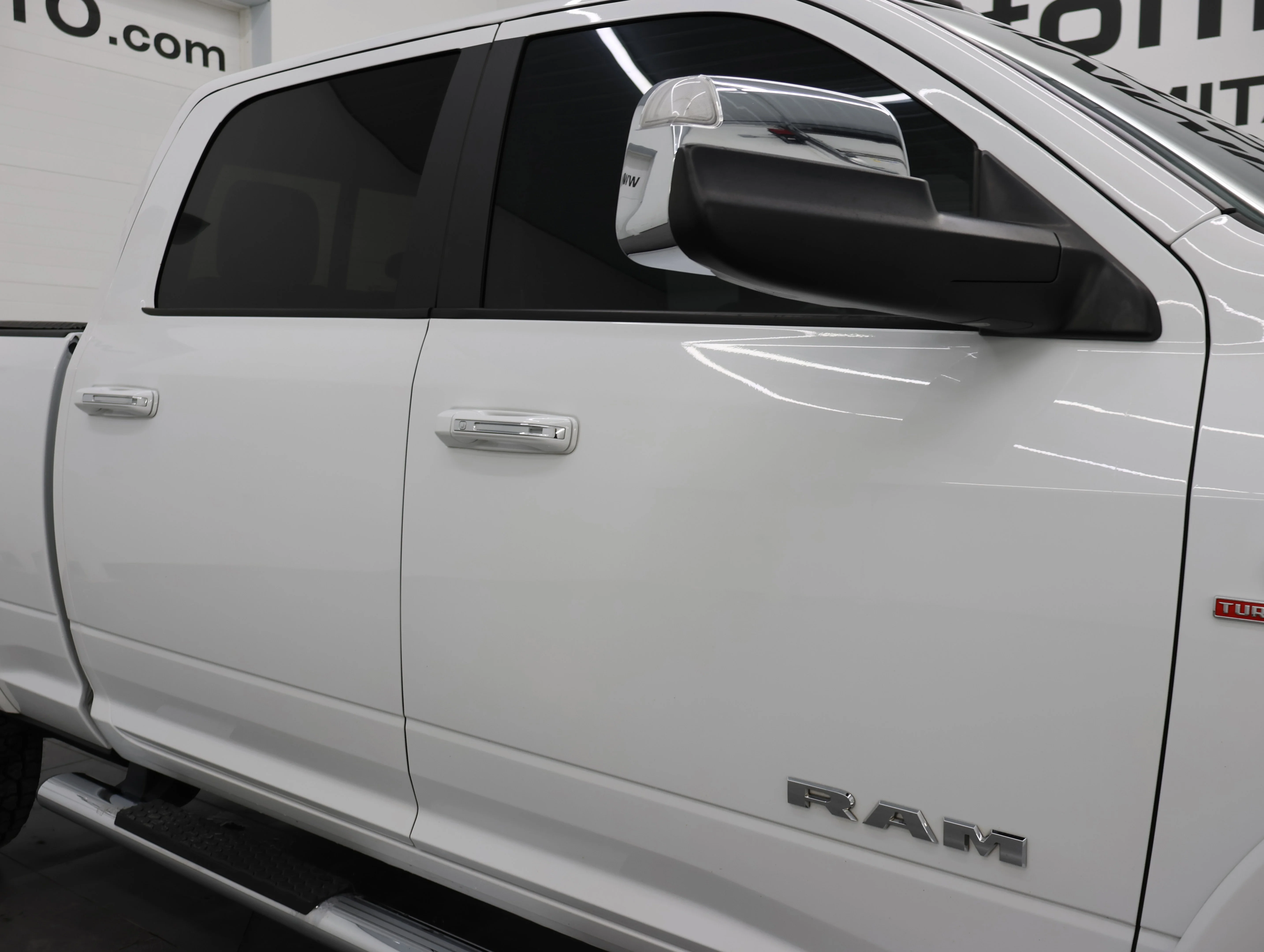 Used 2020 Bright White Clearcoat Ram Laramie image 25
