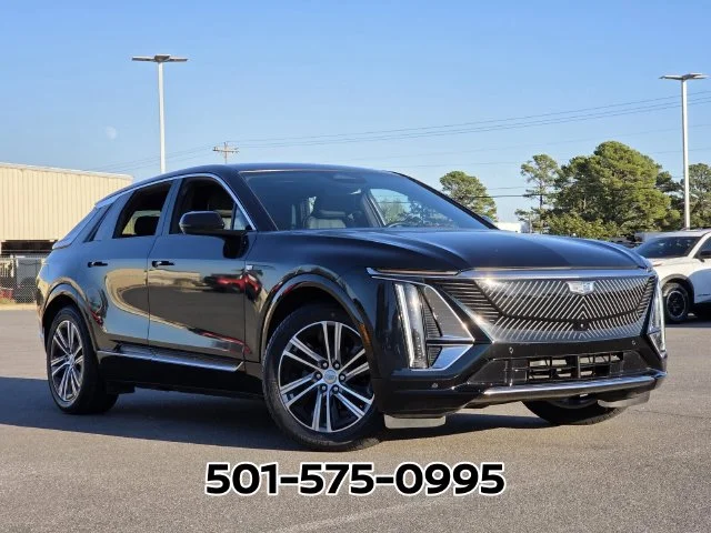 Used 2024 Green Cadillac Luxury image 23