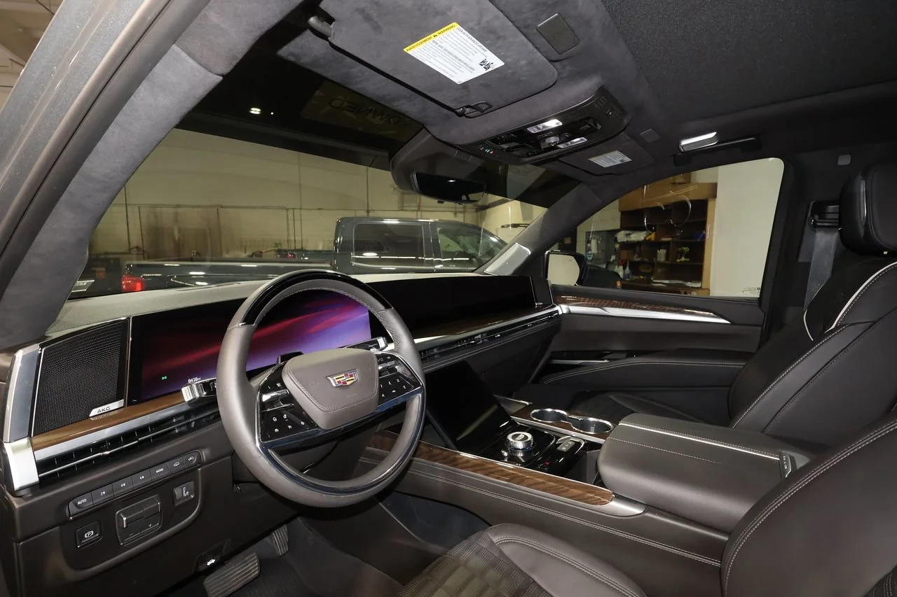 Used 2026 Argent Silver Metallic Cadillac Platinum Sport image 9