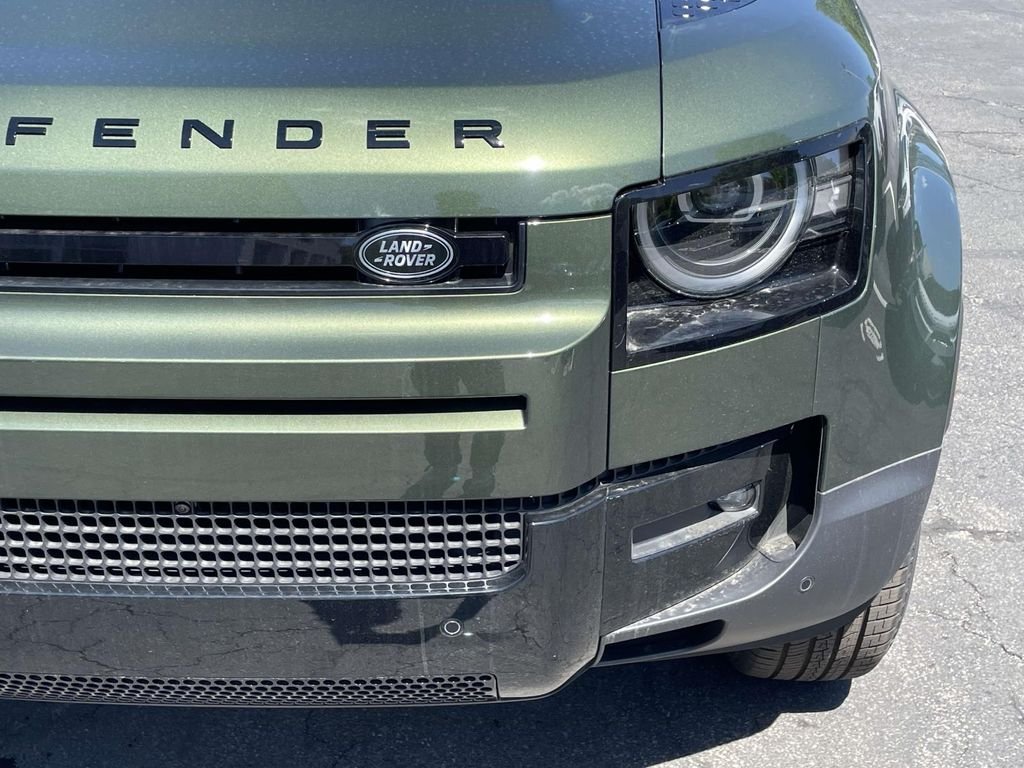 New 2026 Woolstone Green Land Rover S image 7