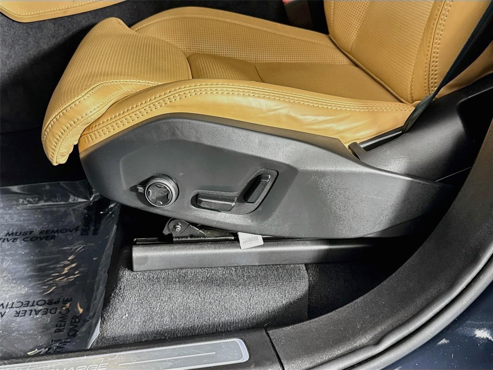 Used 2024 Denim Blue Metallic Volvo Ultimate Bright Theme image 22