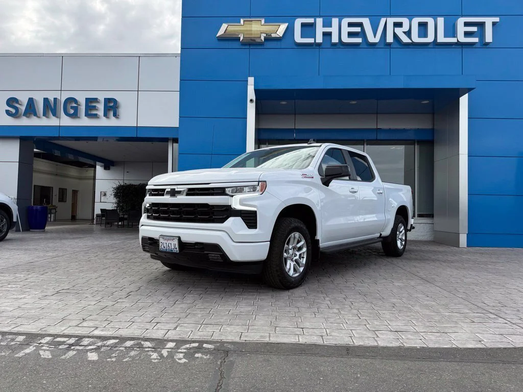 Used 2026 Summit White Chevrolet RST image 2