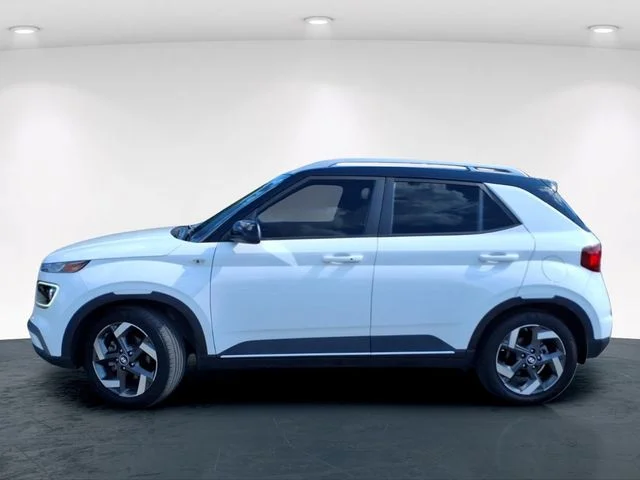 Used 2022 White Hyundai Limited image 14