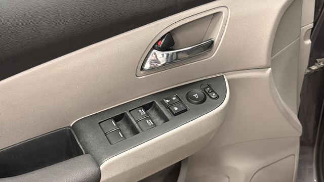 Used 2015 Gray Honda LX image 20