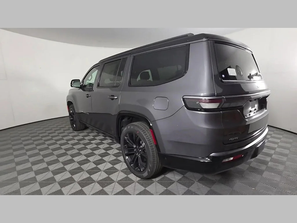 New 2026 Baltic-Gray Metallic Clear-Coat Exterior Paint Jeep Summit Obsidian image 38