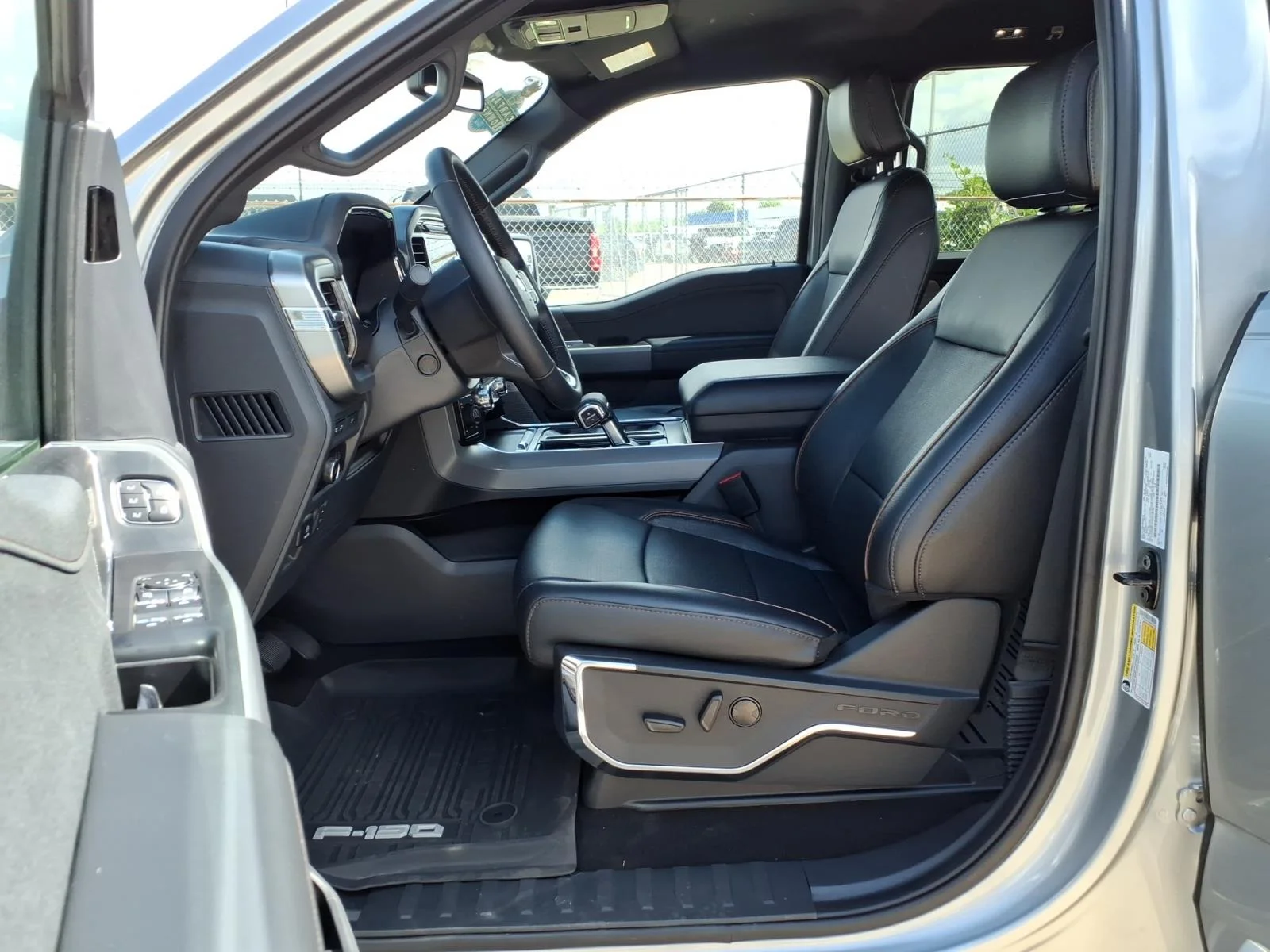 Used 2024 Iconic Silver Ford Lariat image 13