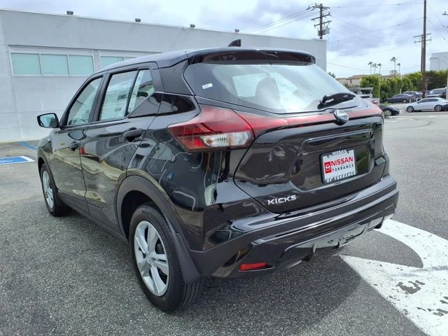 2025 Nissan KICKS PLAY Base - Photo 10