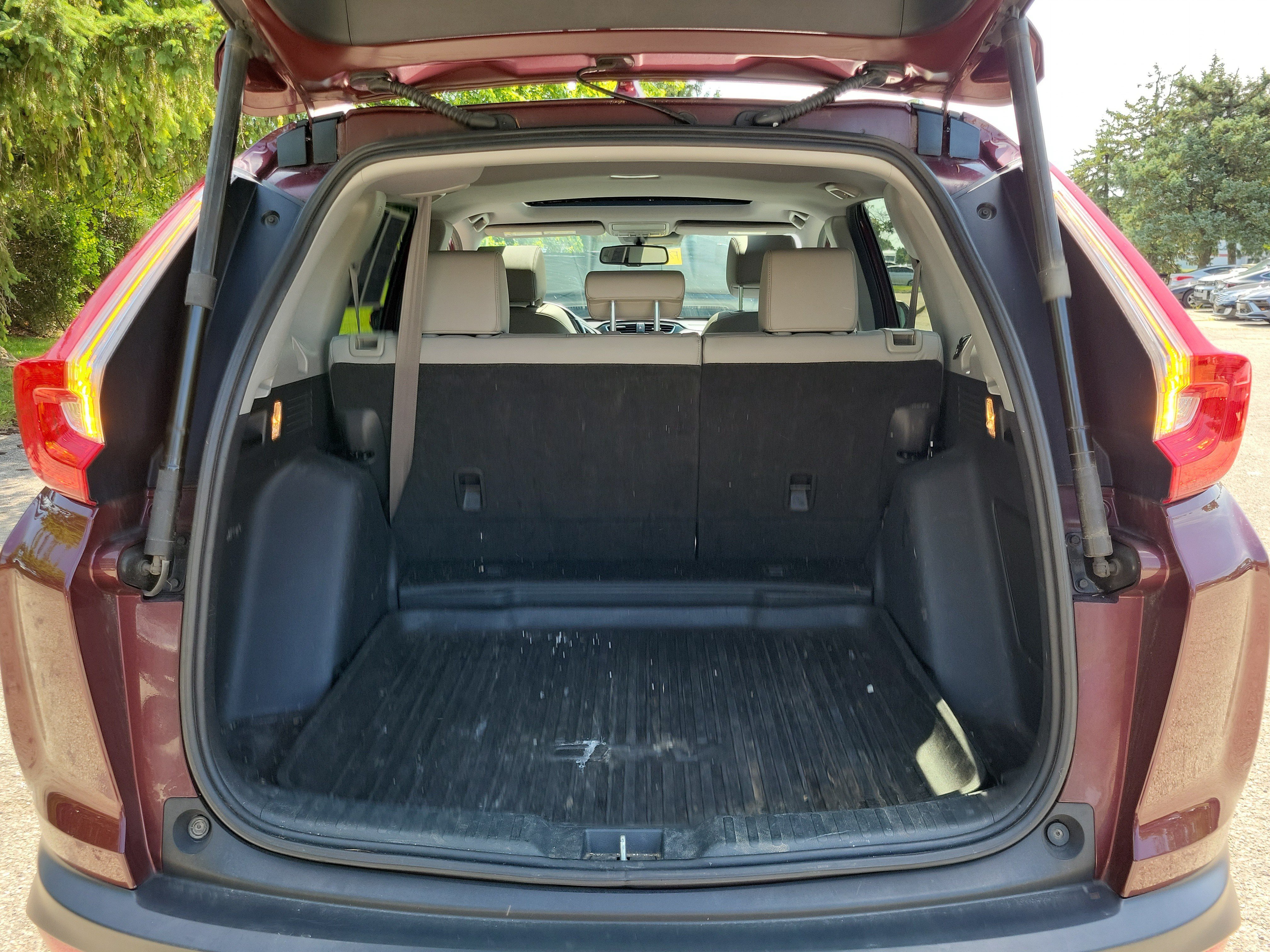 Used 2019 Basque Red Pearl II Honda Touring image 8