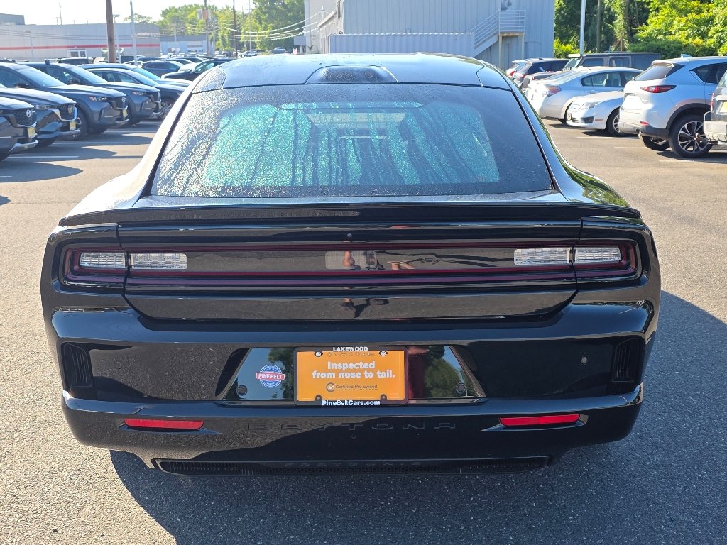 Used 2025 Diamond Black Crystal Pearl Coat Dodge R/T Scat Pack image 15