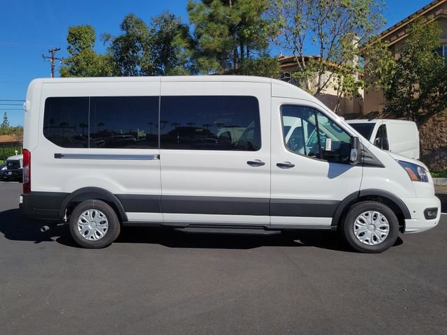 New 2025 Oxford White Ford Passenger Van XLT image 24