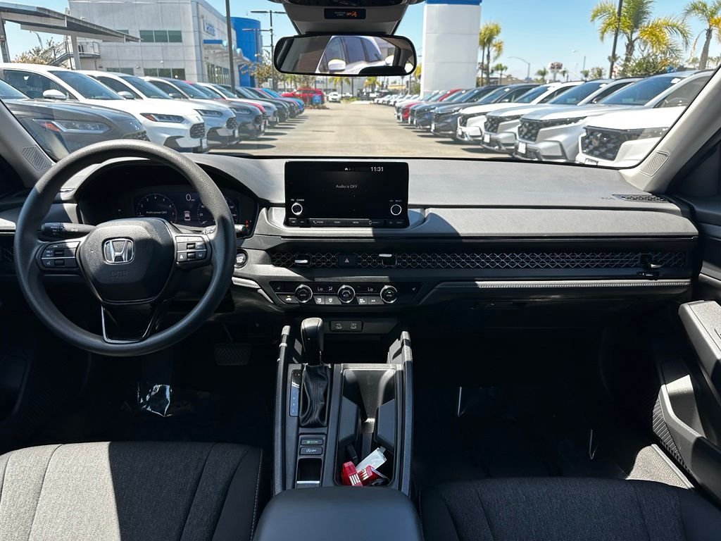 Used 2024  Honda EX image 17