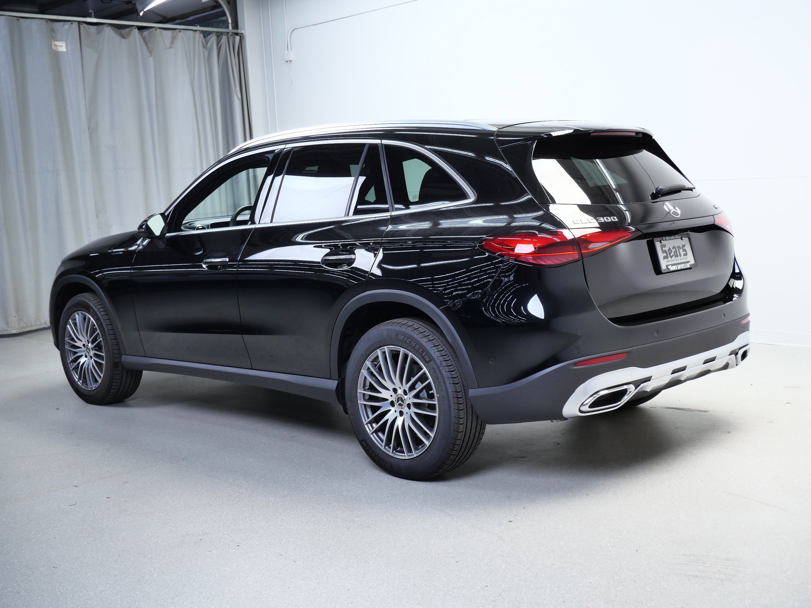 New 2026 Black Mercedes-Benz GLC 300 image 5
