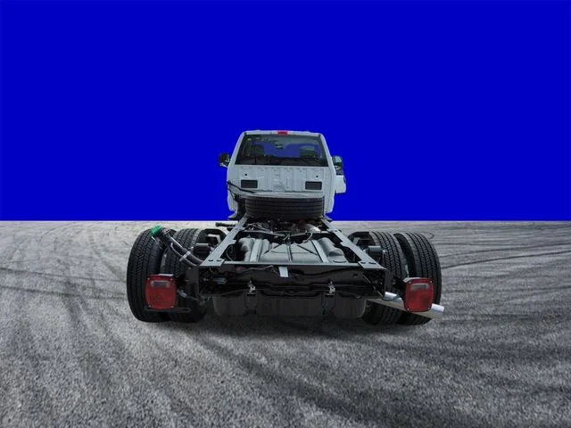 New 2026 Oxford White Ford F-550® XL image 5