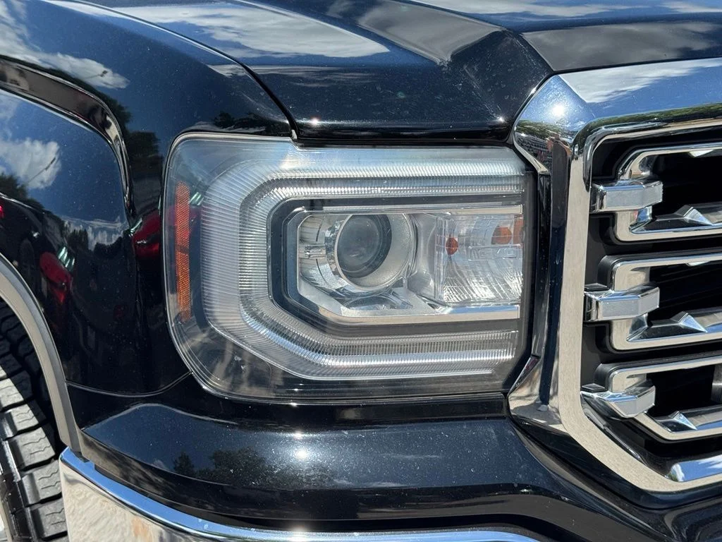Used 2018 Black GMC SLT image 8