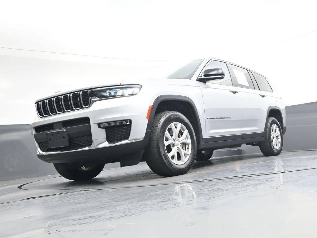 Used 2023 Silver Zynith Jeep Limited image 45