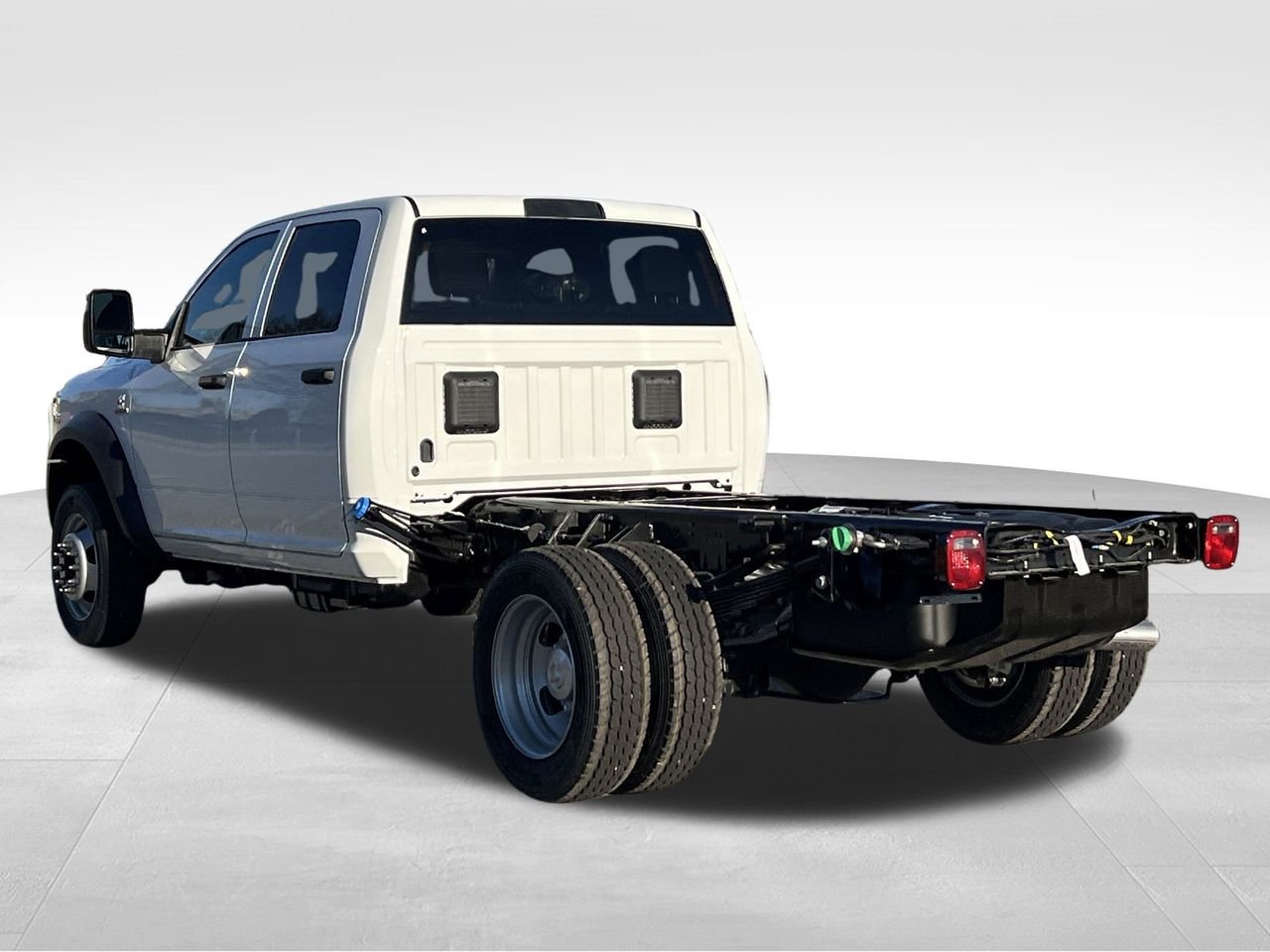 New 2026 Bright White Clear-Coat Exterior Paint RAM Tradesman image 28