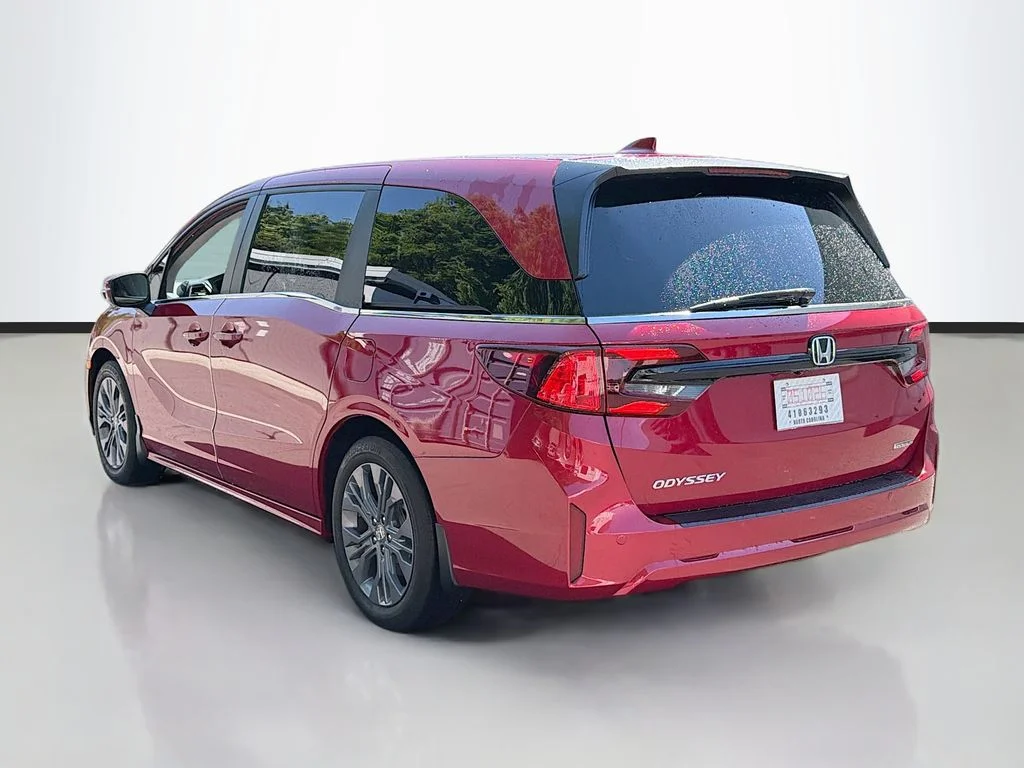 Used 2026 Radiant Red Metallic II Honda Touring image 6