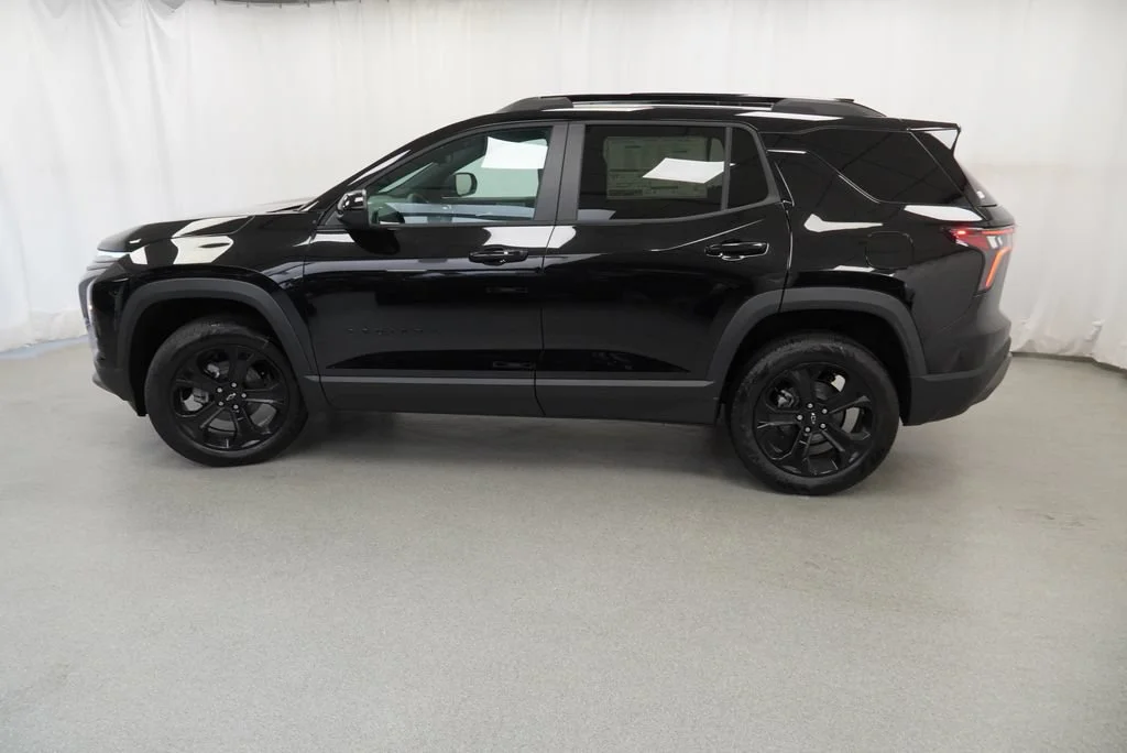 New 2027 Mosaic Black Metallic Chevrolet LT image 39