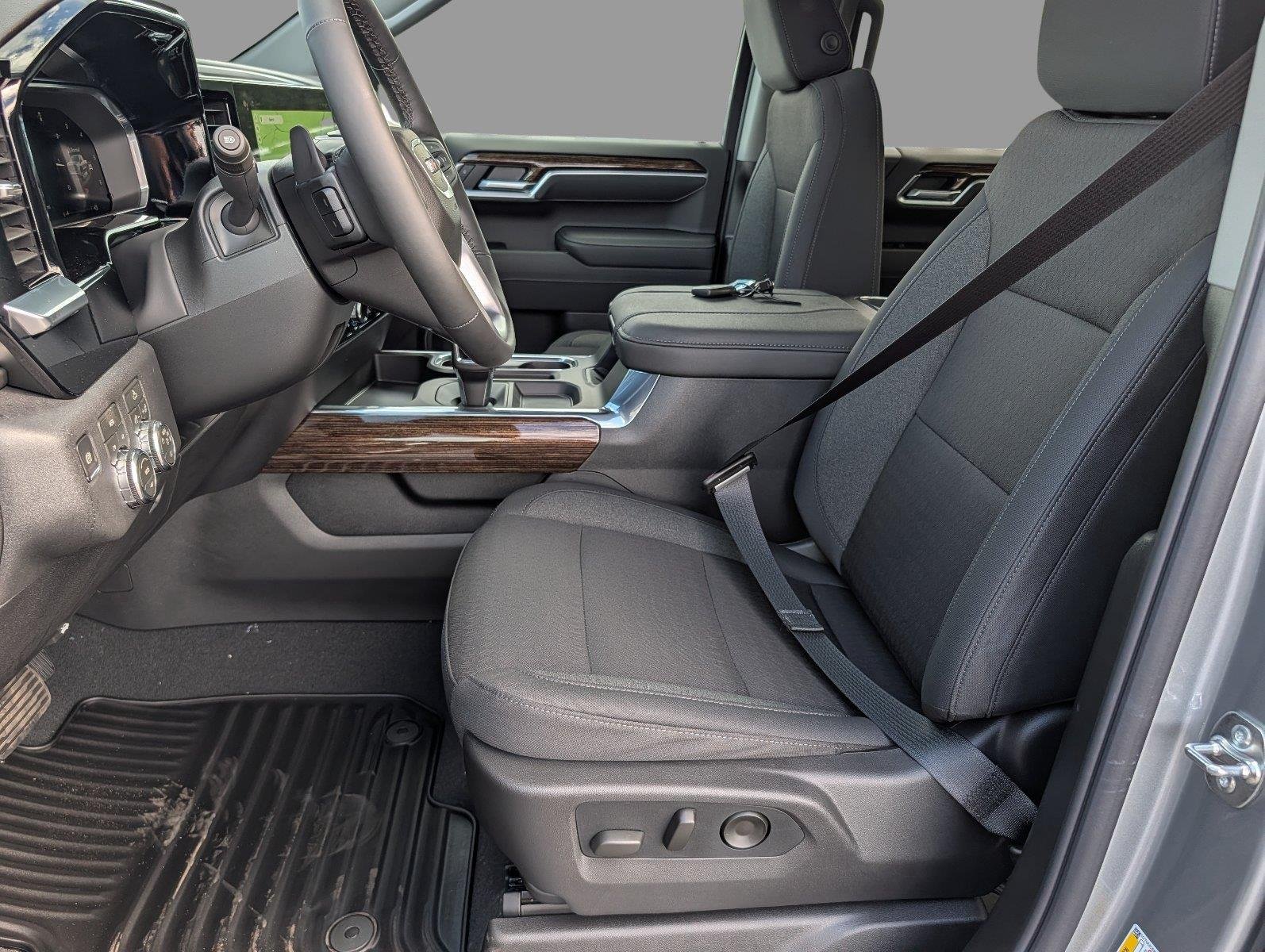New 2026 Sterling Metallic GMC Elevation image 11