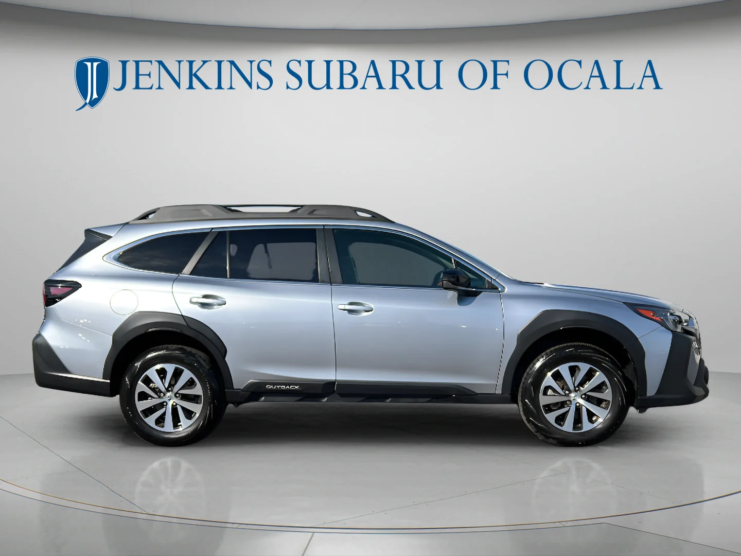 Used 2025 Ice Silver Metallic Subaru Premium image 2