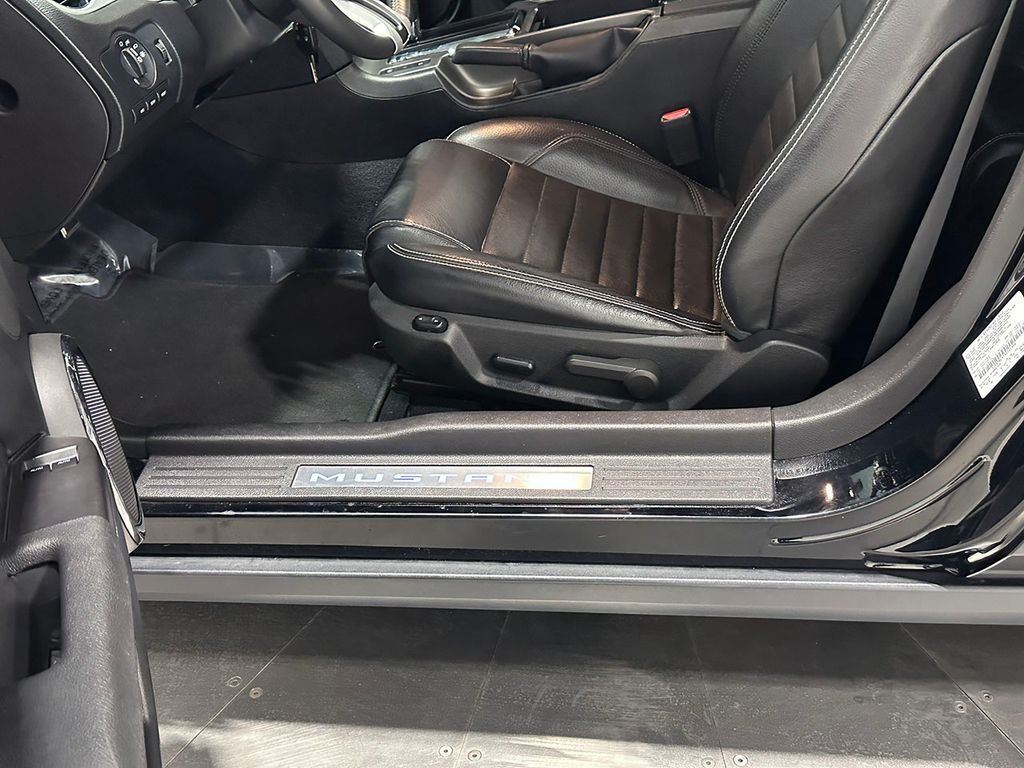 Used 2010  Ford GT image 62