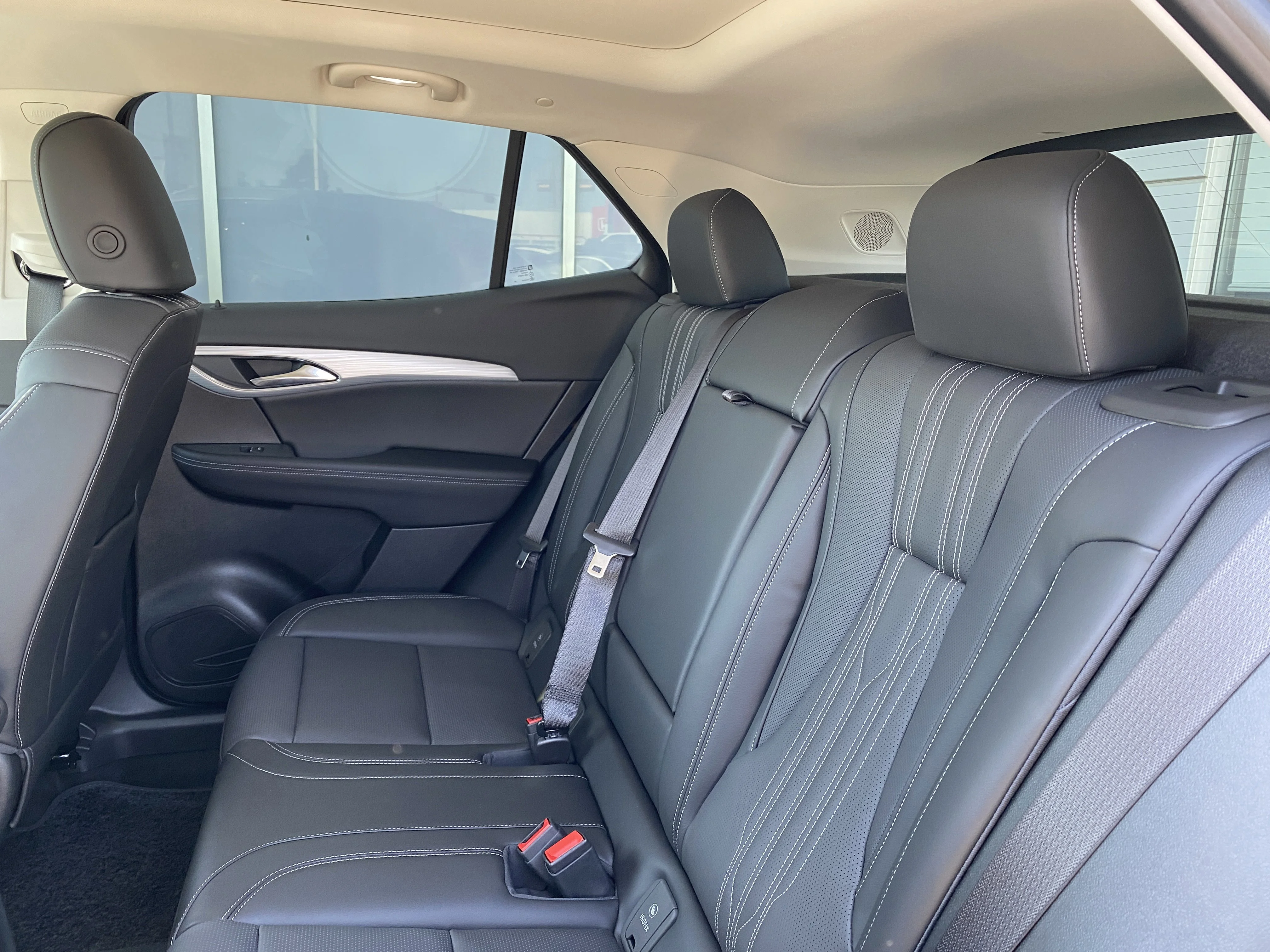 New 2026 MOONSTONE GREY METALLIC Buick Avenir image 29