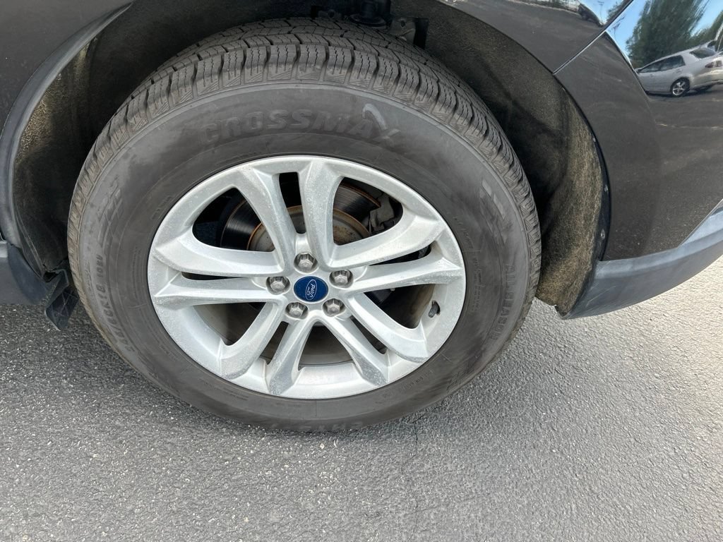 Used 2019 Black Metallic Ford SEL image 17