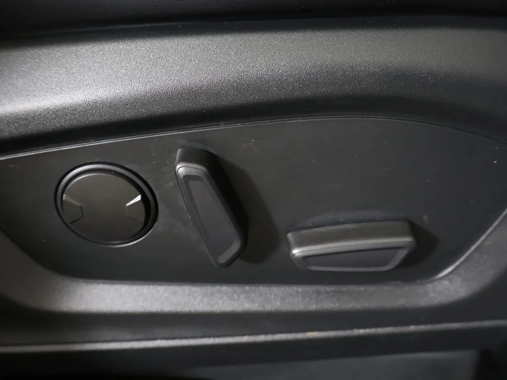 Used 2024 Blue Ford XLT image 28