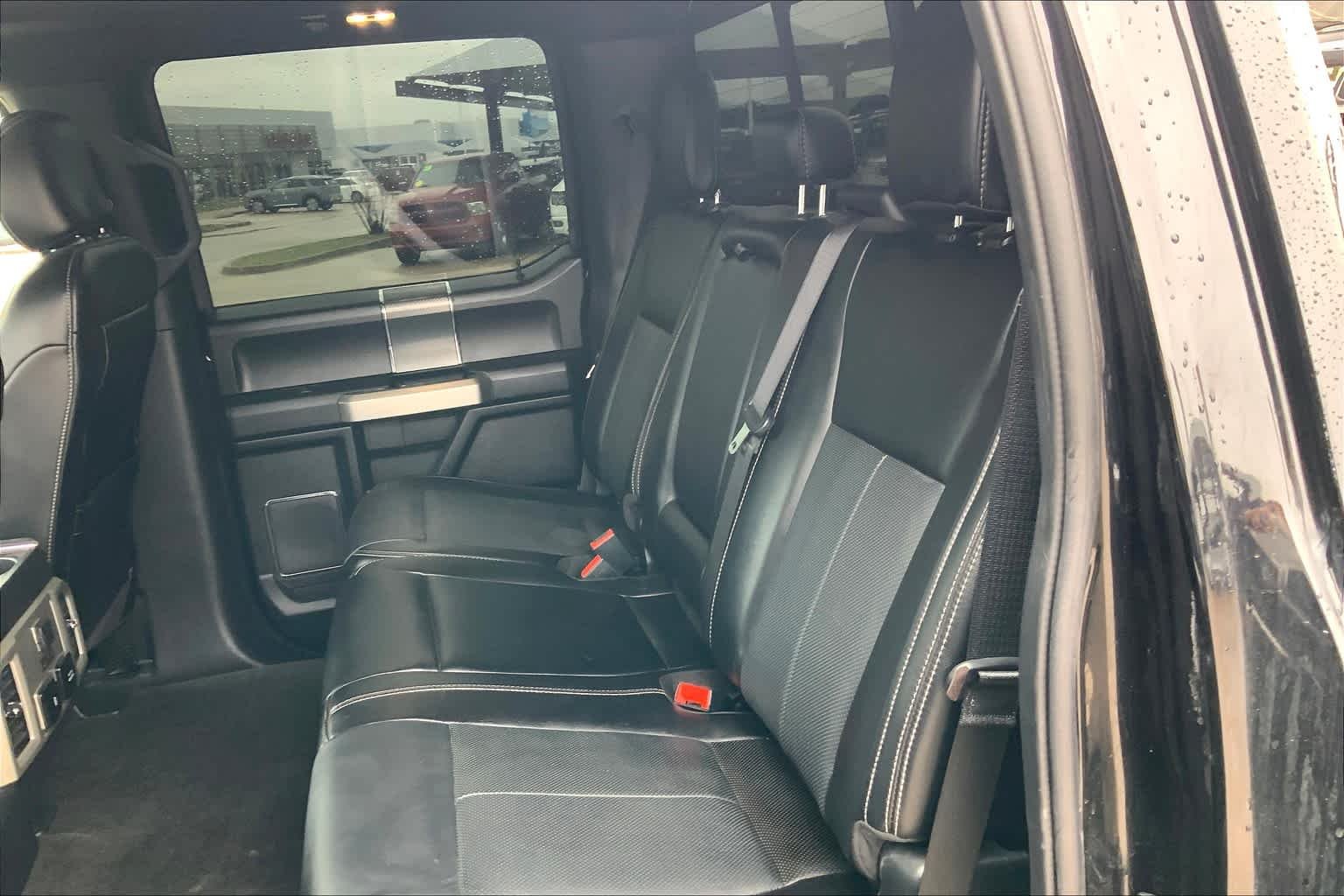 Used 2020 Agate Black Metallic Ford LARIAT image 20